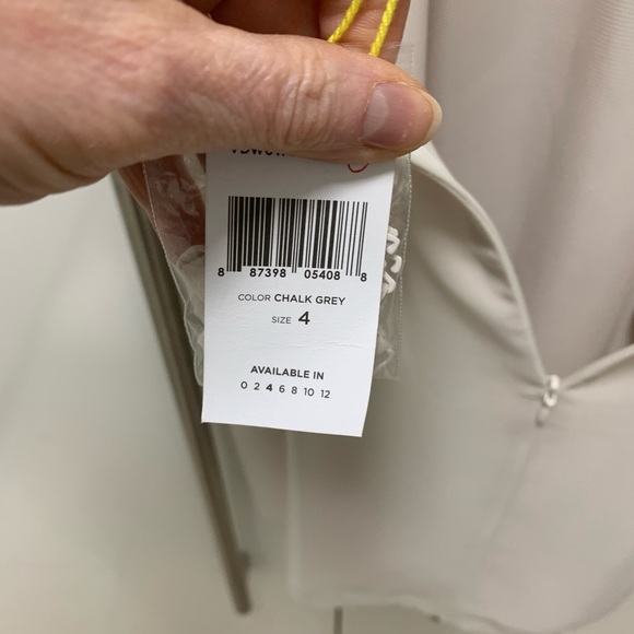 NWT BCBG Cutout Dress Size 4 Cream - Picture 4 of 15